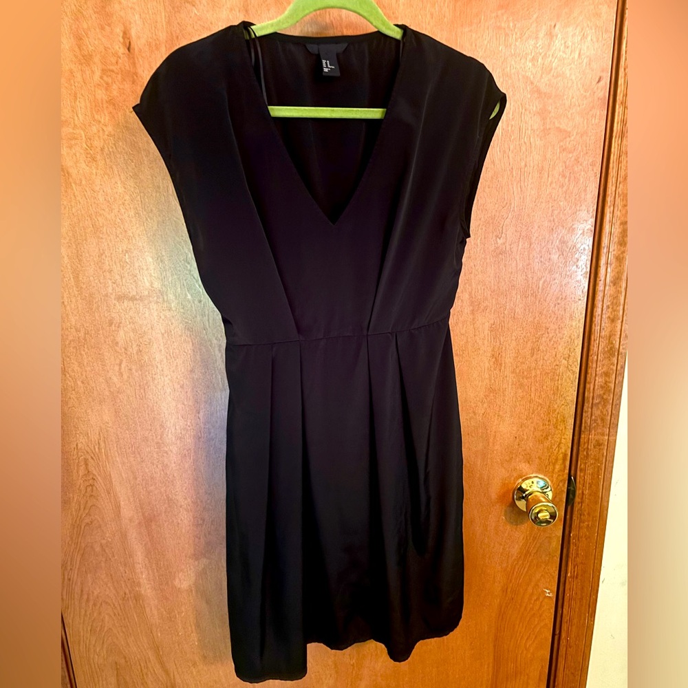 Light & Cool Black V-Neck Popover Dress Size 10 by H&M